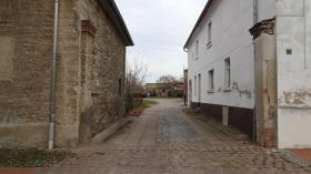 Resthof Meilendorf Satılık Almanya | Durchfahrt zum Innenhof