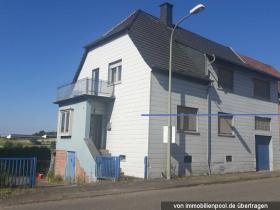 1 - Két családi ház Elárverezések a  oldalon. Otterbach-Kaiserslautern, Németország