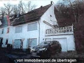 1 - Önálló ház Elárverezések a  oldalon. Waldrach, Németország