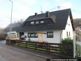 1 - İki aile evi Hacizler 'de Aach, Almanya