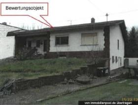 casa isolada Leilão judicial em Nonnweiler-Kreis Sankt Wendel, Alemanha