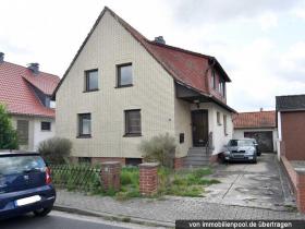 1 - Maison pour deux familles Vente forcée à Vechelde-Peine, Allemagne 1 - Maison pour deux familles Vente forcée à Vechelde-Peine, Allemagne
