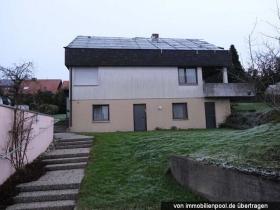 1 - Casa para duas famílias Leilão judicial em Uttenweiler-Biberach, Alemanha