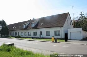 Casas geminadas Leilão judicial em Petersberg, Alemanha Casas geminadas Leilão judicial em Petersberg, Alemanha