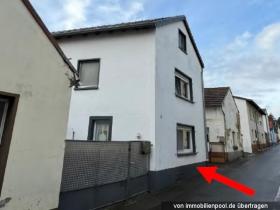 Einfamilienhaus Zwangsversteigerung in Eisenberg-Donnersbergkreis, Deutschland Einfamilienhaus Zwangsversteigerung in Eisenberg-Donnersbergkreis, Deutschland