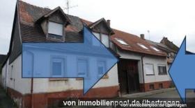 Többcsaládos Végrehajtási árverés a oldalon. Dettenheim-Karlsruhe, Németország Többcsaládos Végrehajtási árverés a oldalon. Dettenheim-Karlsruhe, Németország