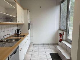 Office / Practice Essen Kiadó Németország